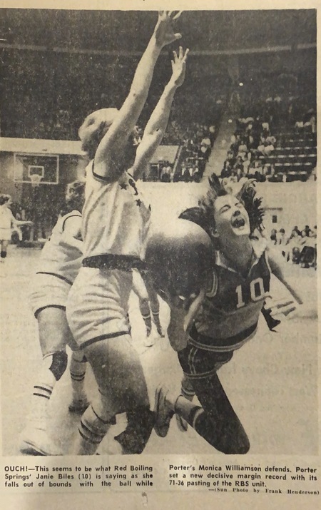 B&W newspaper game photo of Porter vs. Red Boling Springs. 1969.